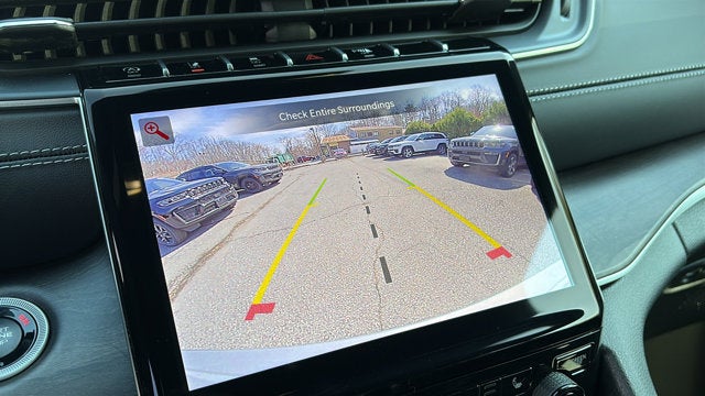 2026 Jeep Grand Cherokee Laredo Altitude