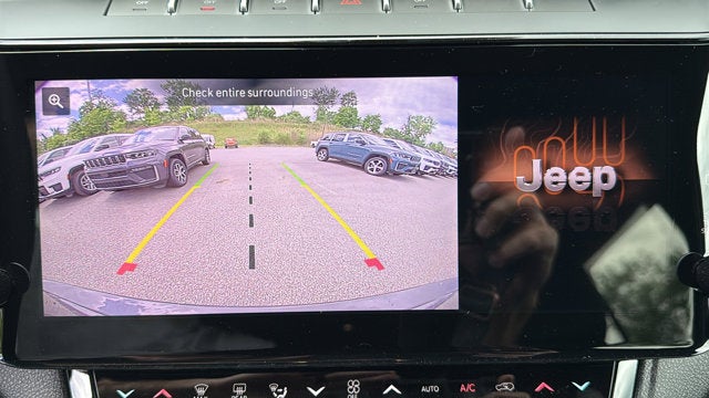 2026 Jeep Grand Cherokee Laredo Altitude
