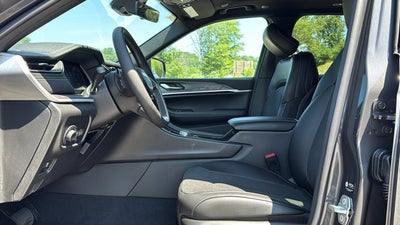 2026 Jeep Grand Cherokee Laredo Altitude
