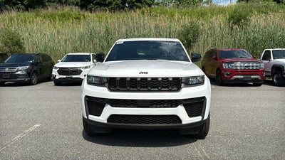 2026 Jeep Grand Cherokee Laredo Altitude