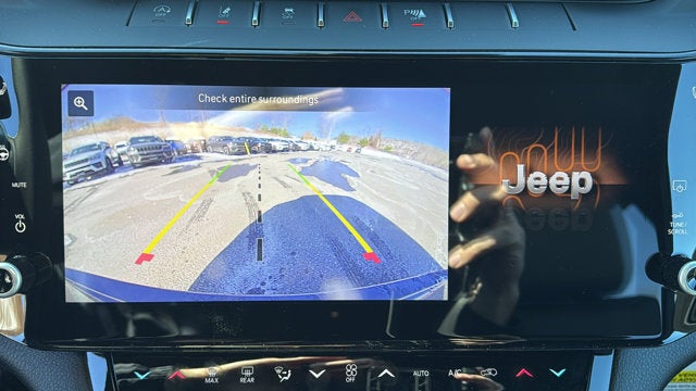 2026 Jeep Grand Cherokee Laredo Altitude