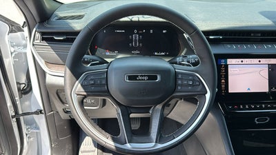 2026 Jeep Grand Cherokee Laredo Altitude