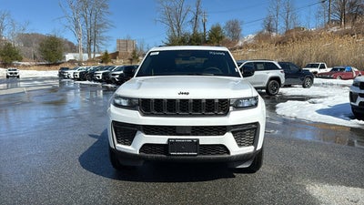 2026 Jeep Grand Cherokee Laredo Altitude