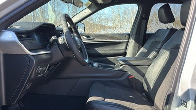 2026 Jeep Grand Cherokee Laredo Altitude