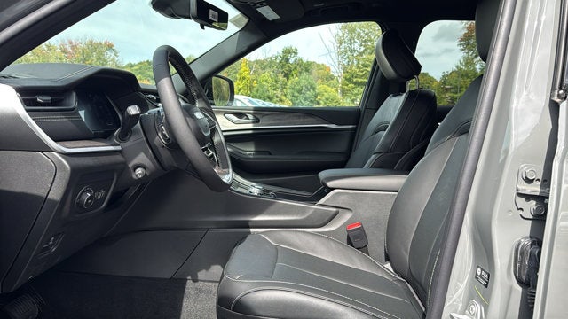 2027 Jeep Grand Cherokee Limited Reserve