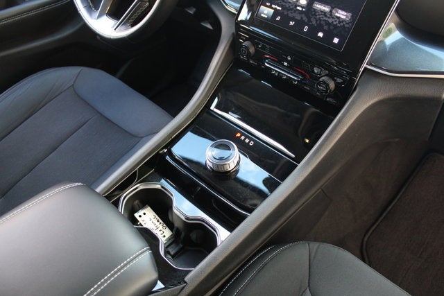 2022 Jeep Grand Cherokee L Laredo