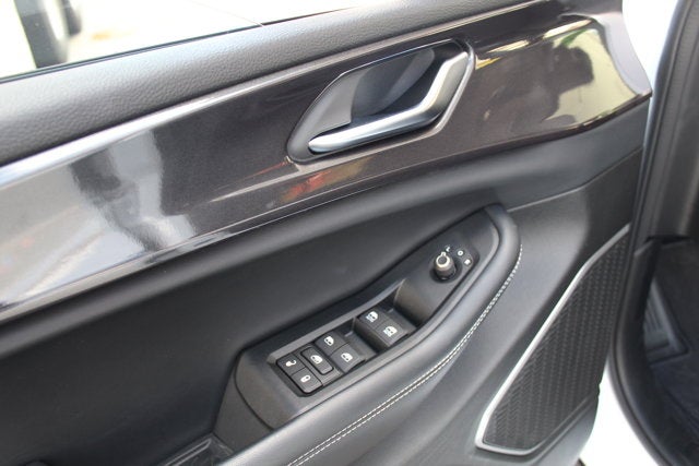 2022 Jeep Grand Cherokee L Laredo