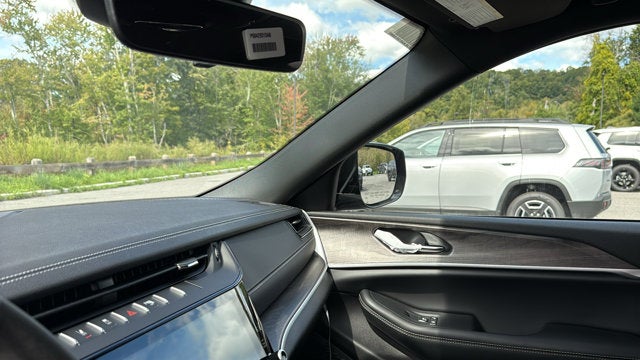 2027 Jeep Grand Cherokee L Laredo Altitude