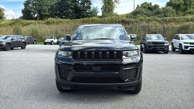 2027 Jeep Grand Cherokee L Laredo Altitude