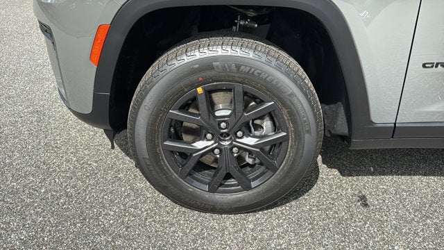 2027 Jeep Grand Cherokee L Laredo Altitude