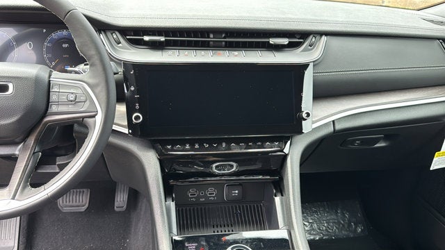 2026 Jeep Grand Cherokee L Laredo Altitude