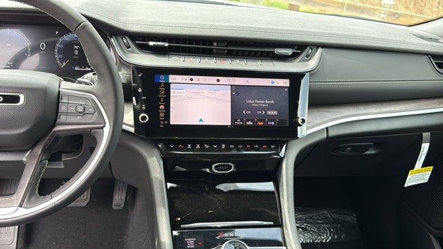 2026 Jeep Grand Cherokee L Laredo Altitude