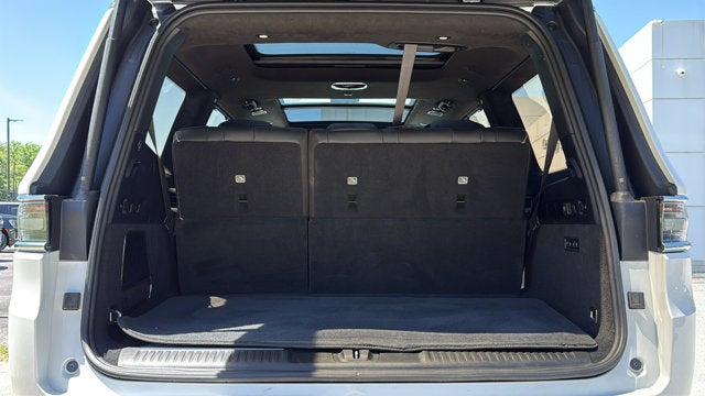 2023 Jeep Grand Wagoneer Series III