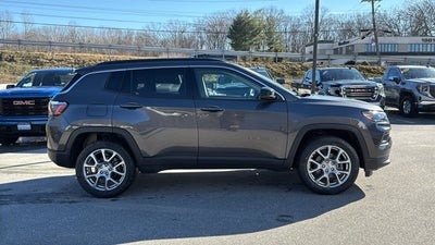 2022 Jeep Compass Latitude Lux