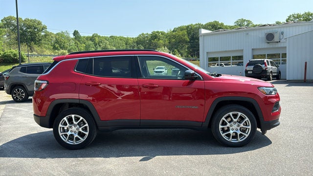 2023 Jeep Compass Latitude Lux