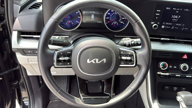 2024 Kia Carnival LX