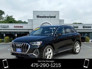 2023 Audi Q3 S line Premium