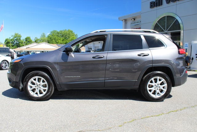 Used 2017 Jeep Cherokee Latitude with VIN 1C4PJMCS8HW538664 for sale in Cortlandt, NY