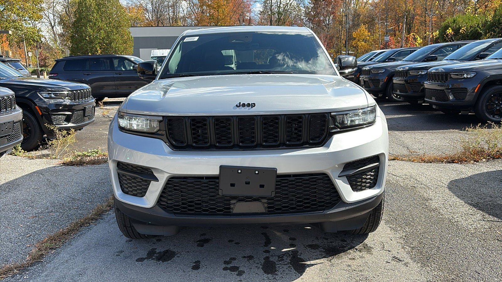 2025 Jeep GRAND CHEROKEE LAREDO