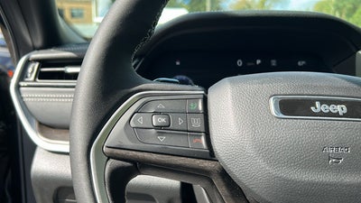 2027 Jeep Grand Cherokee Laredo X