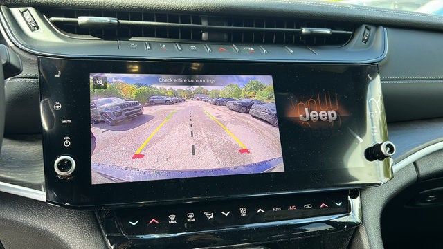 2027 Jeep Grand Cherokee Laredo X