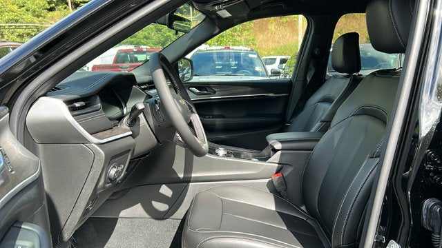 2027 Jeep Grand Cherokee Laredo X