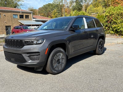 2025 Jeep GRAND CHEROKEE LAREDO
