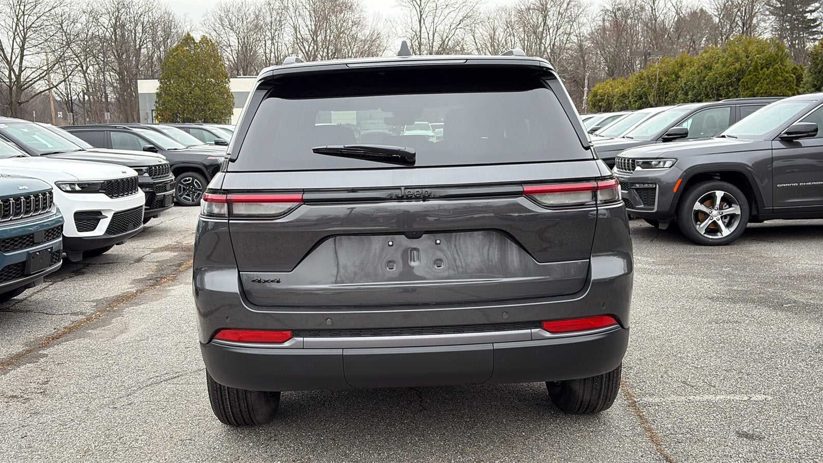 2026 Jeep Grand Cherokee Laredo Altitude