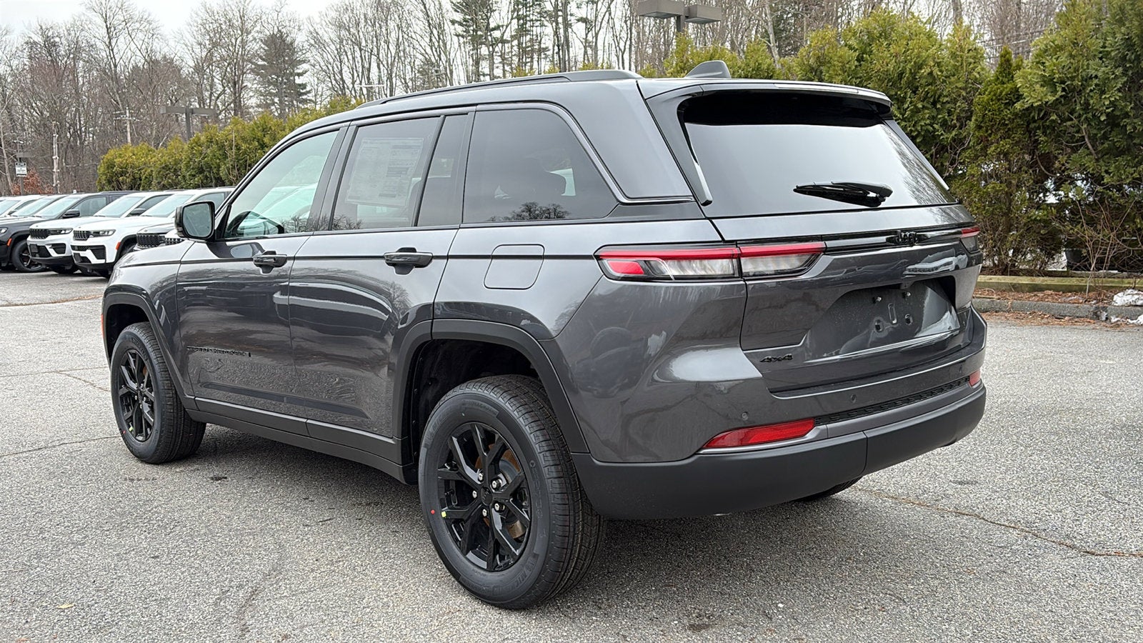 2026 Jeep Grand Cherokee Laredo Altitude