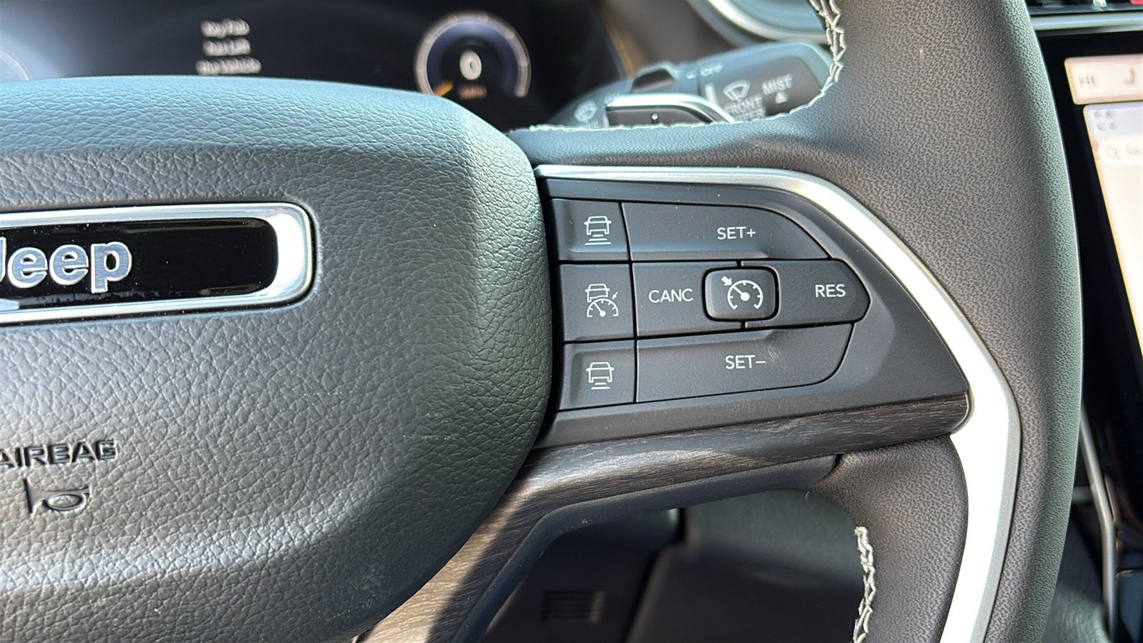 2026 Jeep Grand Cherokee Laredo Altitude