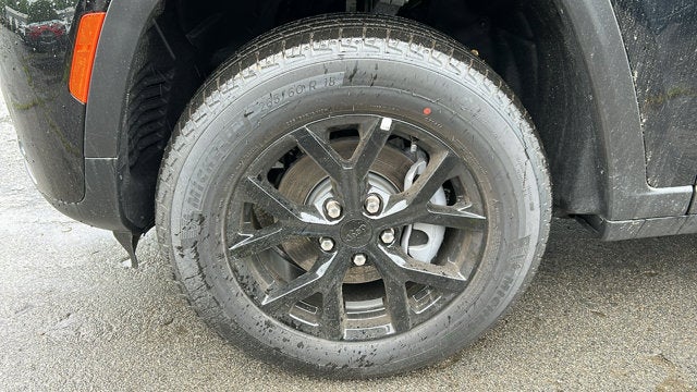 2026 Jeep Grand Cherokee Laredo Altitude