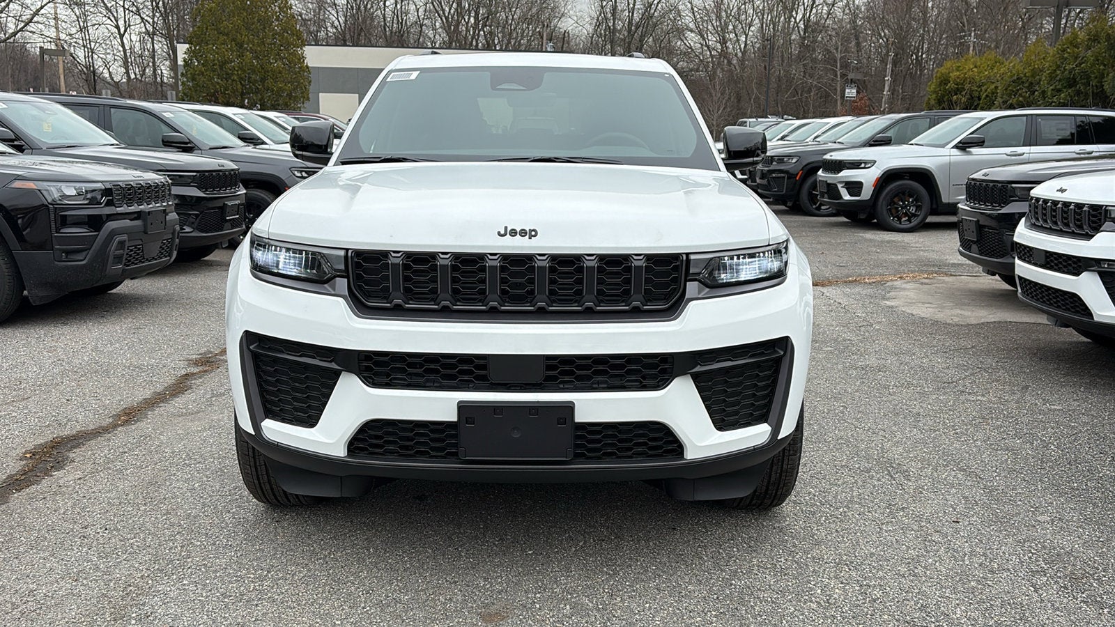 2026 Jeep Grand Cherokee Laredo Altitude