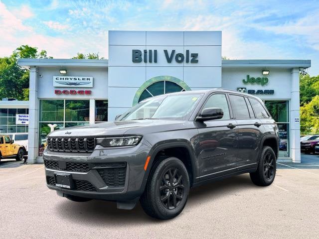 2026 Jeep Grand Cherokee Laredo Altitude