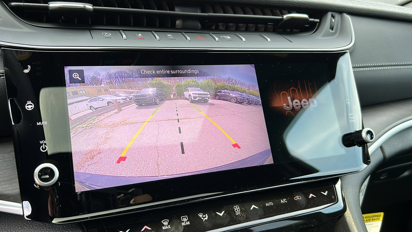 2026 Jeep Grand Cherokee Laredo Altitude