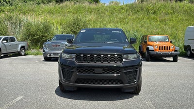 2026 Jeep Grand Cherokee Laredo Altitude