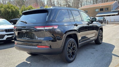 2026 Jeep Grand Cherokee Laredo Altitude