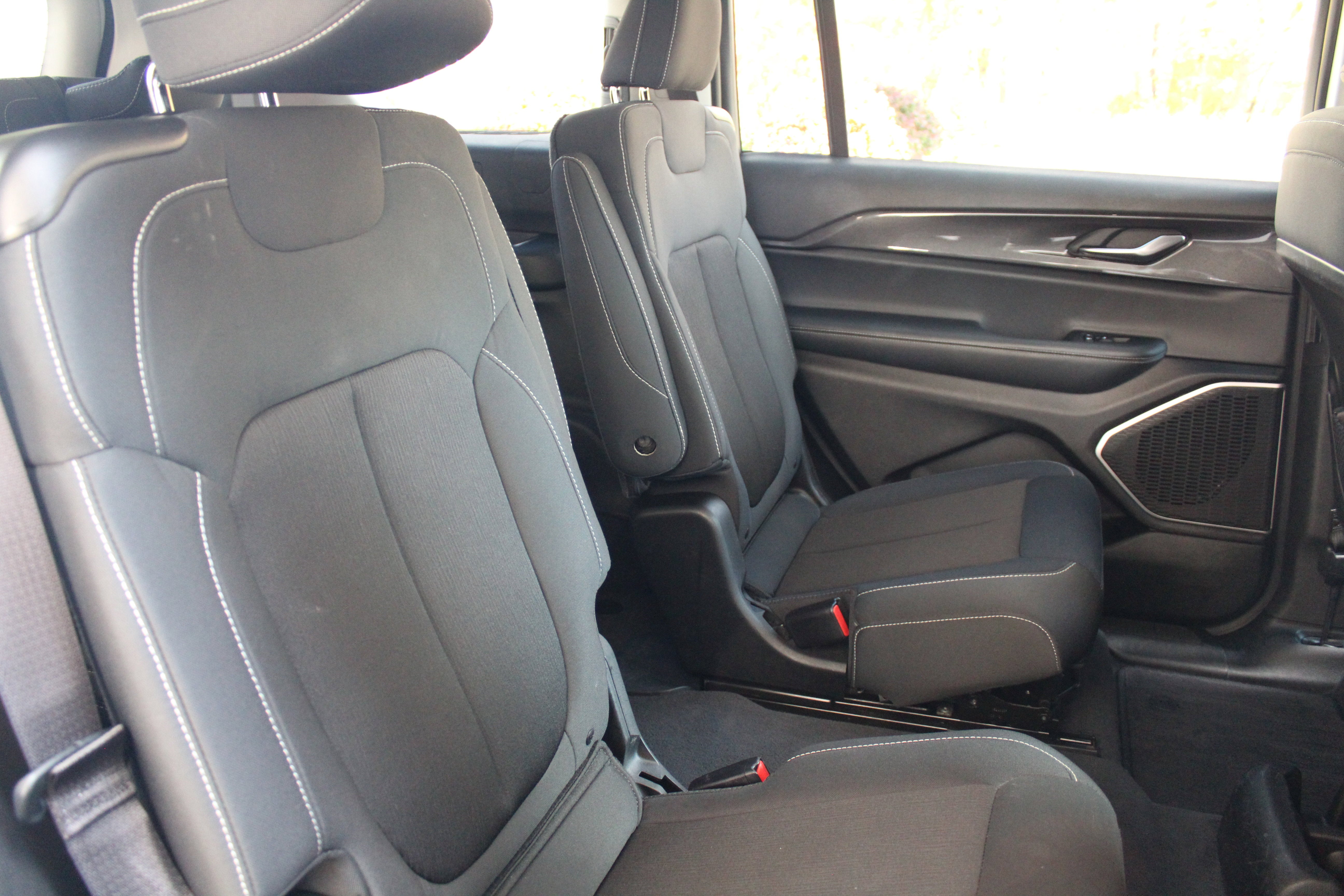 2022 Jeep Grand Cherokee L Laredo