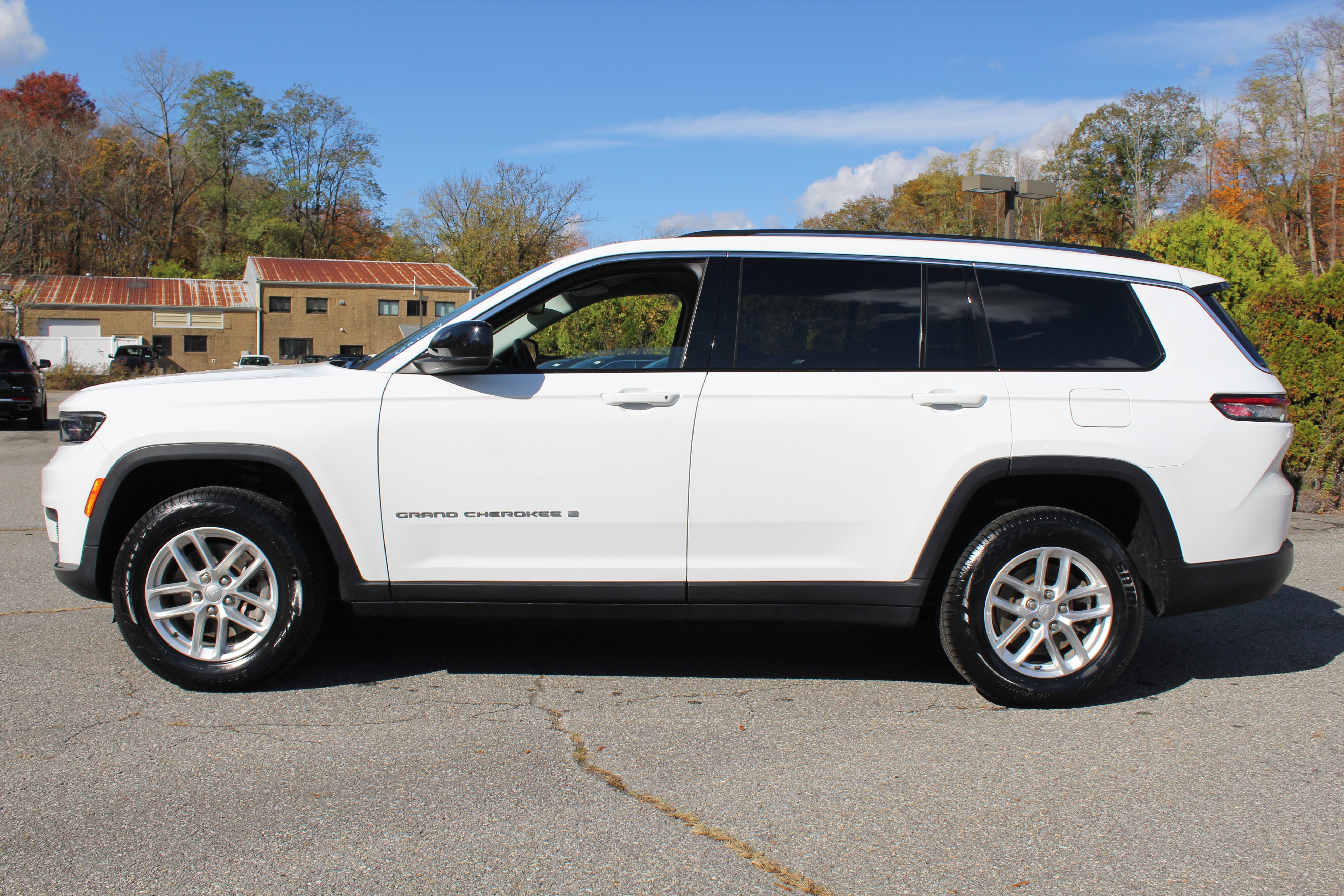 2022 Jeep Grand Cherokee L Laredo