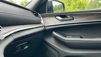 2026 Jeep Grand Cherokee L Laredo Altitude