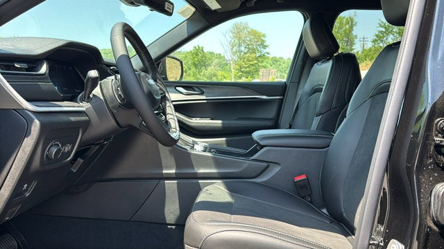 2026 Jeep Grand Cherokee L Laredo Altitude