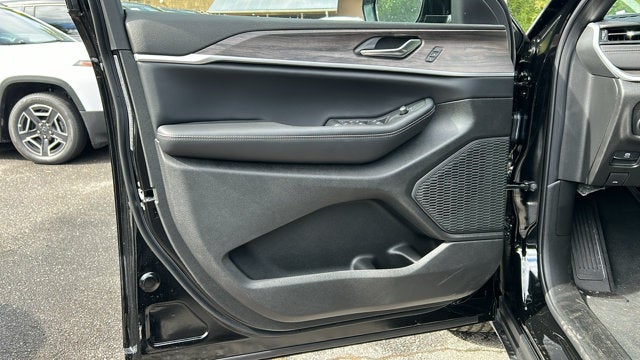 2027 Jeep Grand Cherokee L Limited