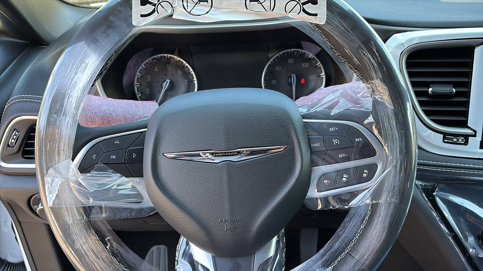 2026 Chrysler Pacifica Select