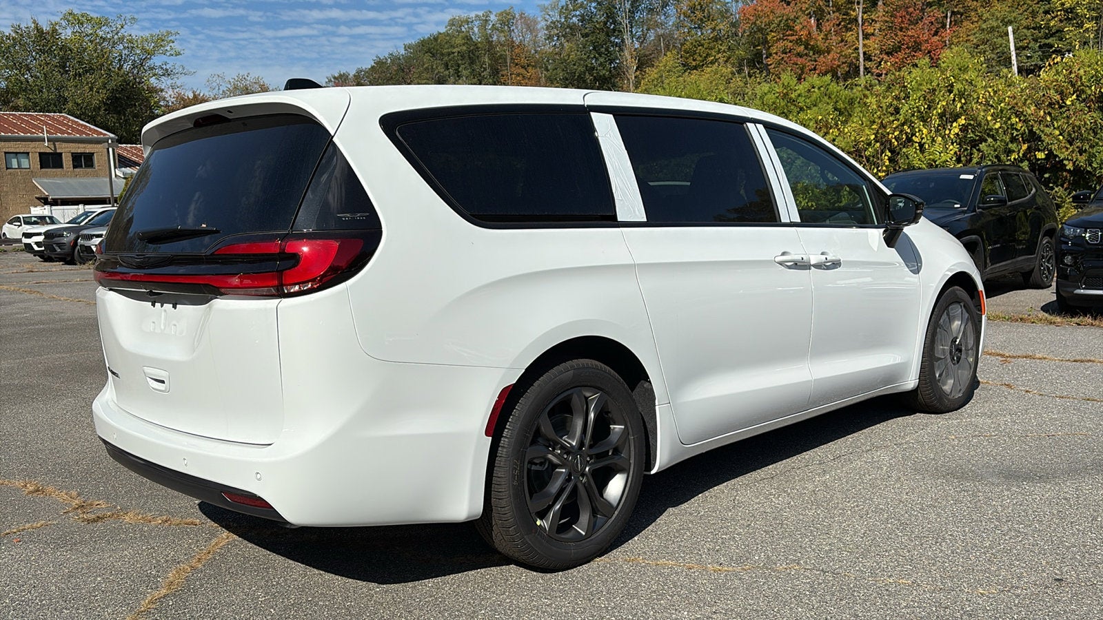 2026 Chrysler Pacifica Select