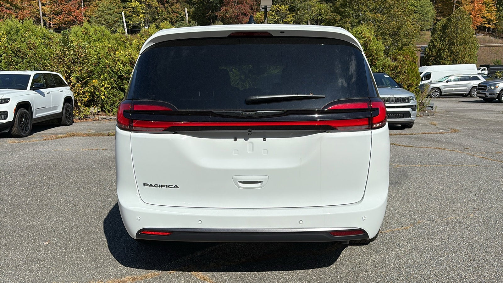 2026 Chrysler Pacifica Select