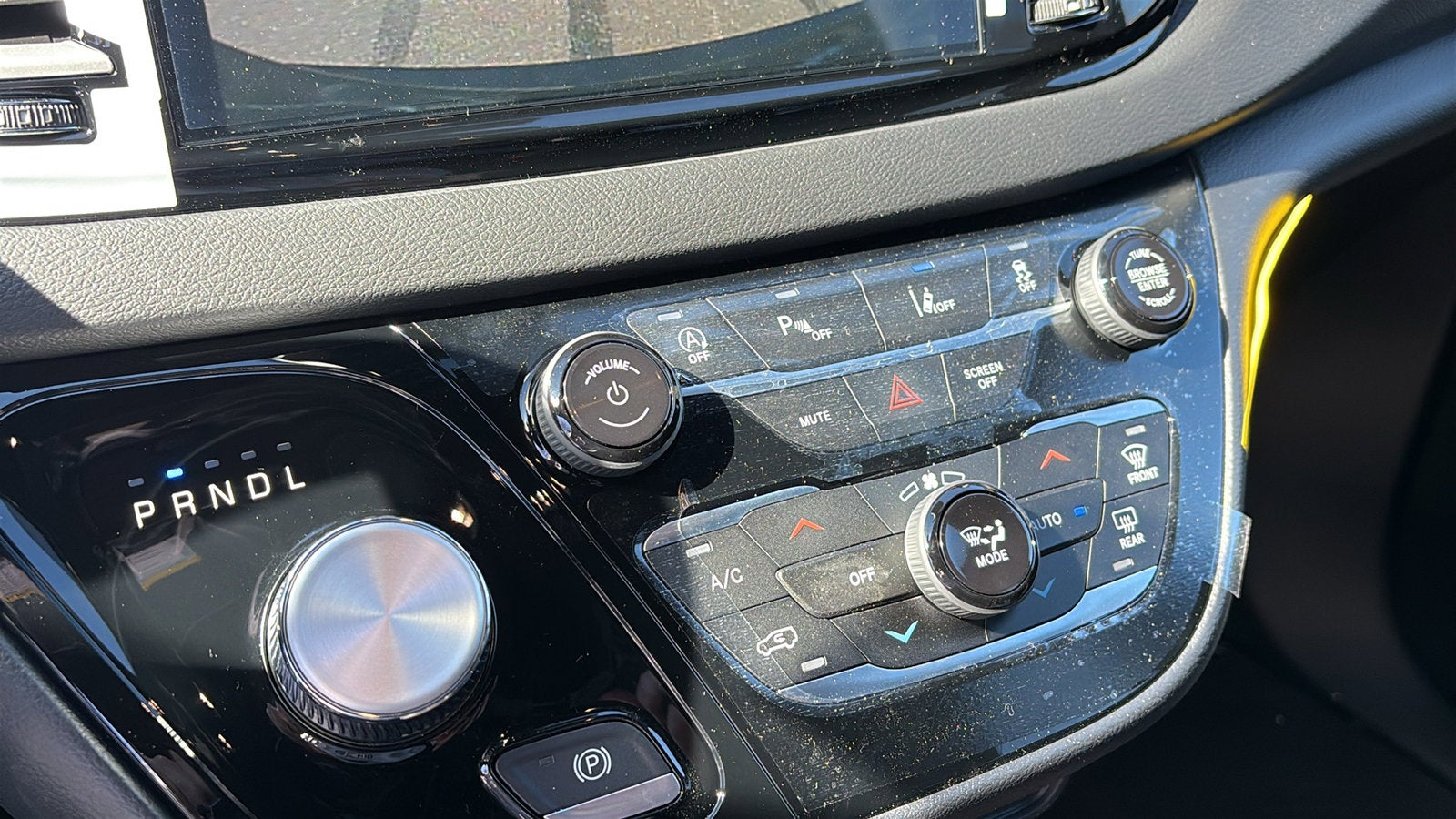 2026 Chrysler Voyager LX