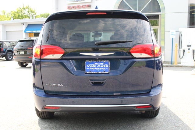 2017 Chrysler Pacifica Touring-L Plus