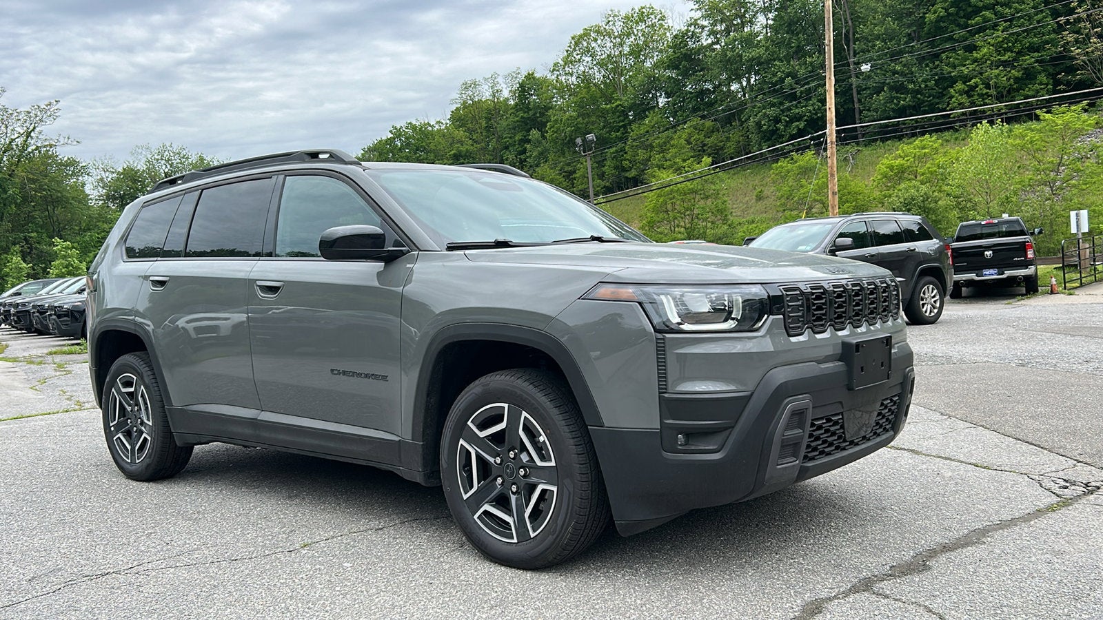 2026 Jeep Cherokee Laredo