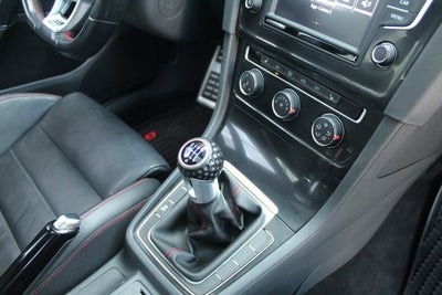 2017 Volkswagen Golf GTI S