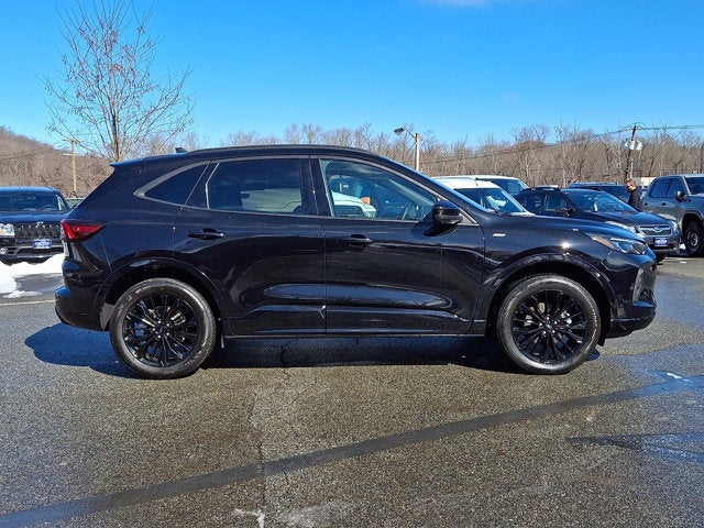 2025 Ford Escape ST-Line Elite