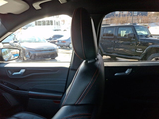 2025 Ford Escape ST-Line Elite